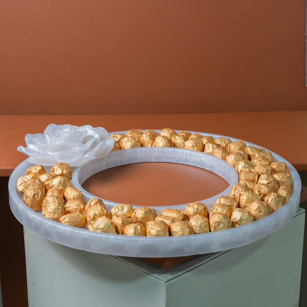 صينية ريزين دائرية مع وردة